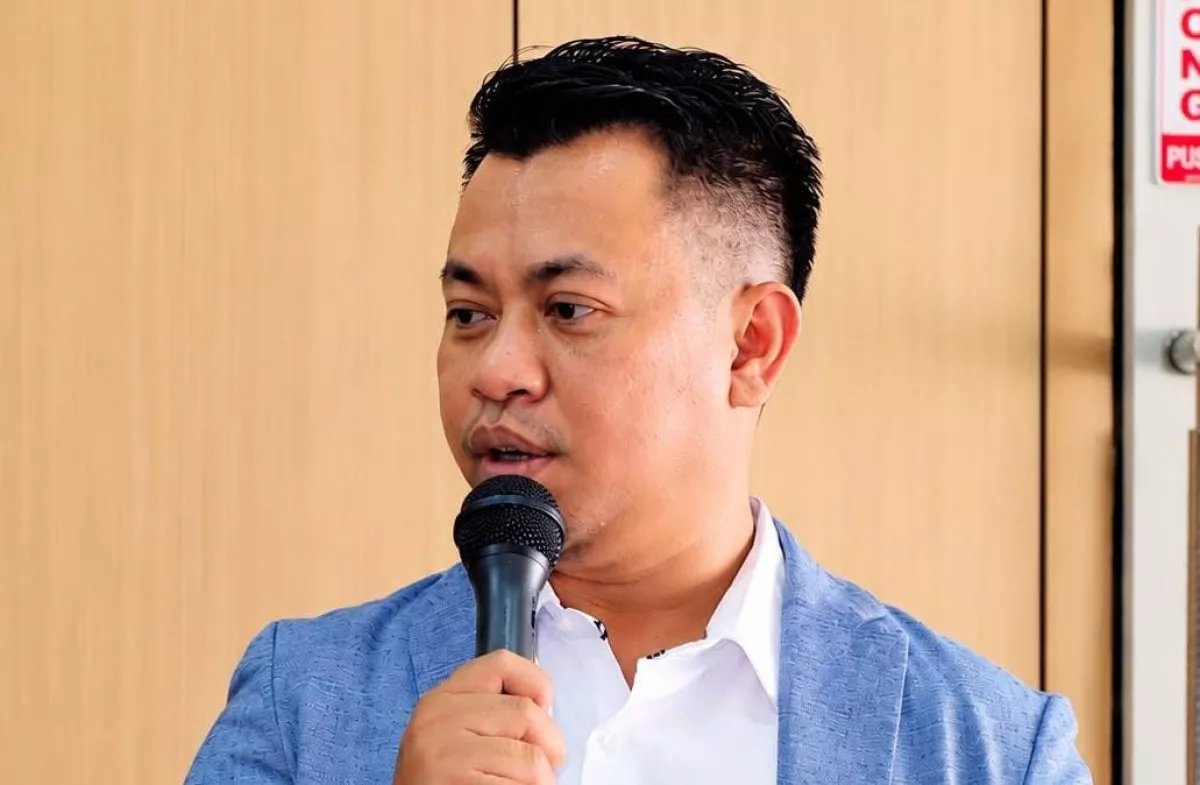 Achmad Syaifuddin atau akrab disapa Bos Uchild, Owner atau pemilik Mutiara Store Surabaya. Foto: Dok-Ist/RizzMedia