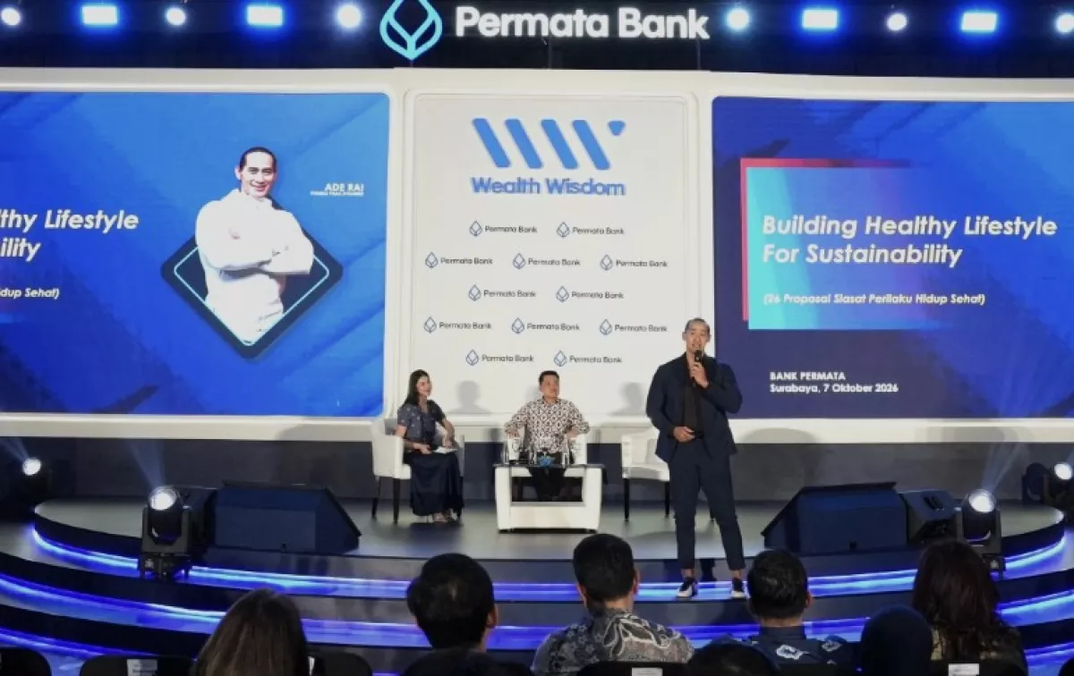 Ade Rai, saat Wealth Wisdom 2026 yang digelar Permata Bank di Surabaya, Senin (12/10/2026). Foto: Dok-Ist/Ayojatim