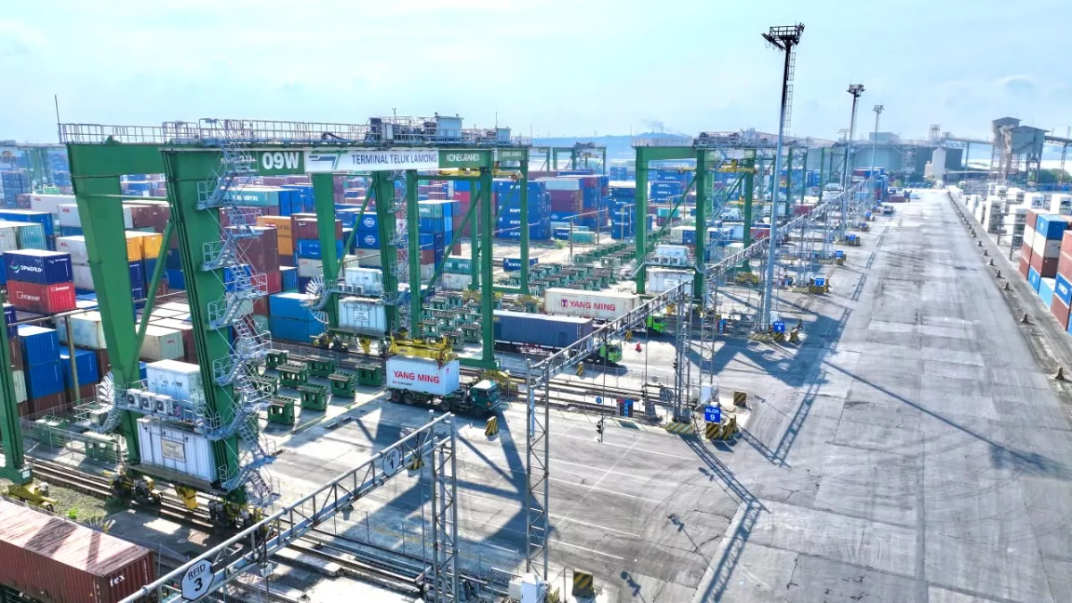 Arus petikemas yang ditangani PT Terminal Teluk Lamong (TTL) mencapai 2.299.342 twenty-foot equivalent units (TEUs) hingga akhir September 2026